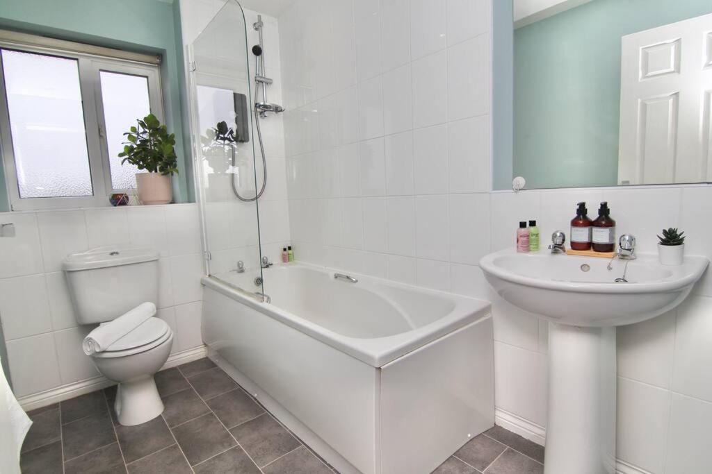 Daimler House - Cosy Home Near Coventry City Centre المظهر الخارجي الصورة