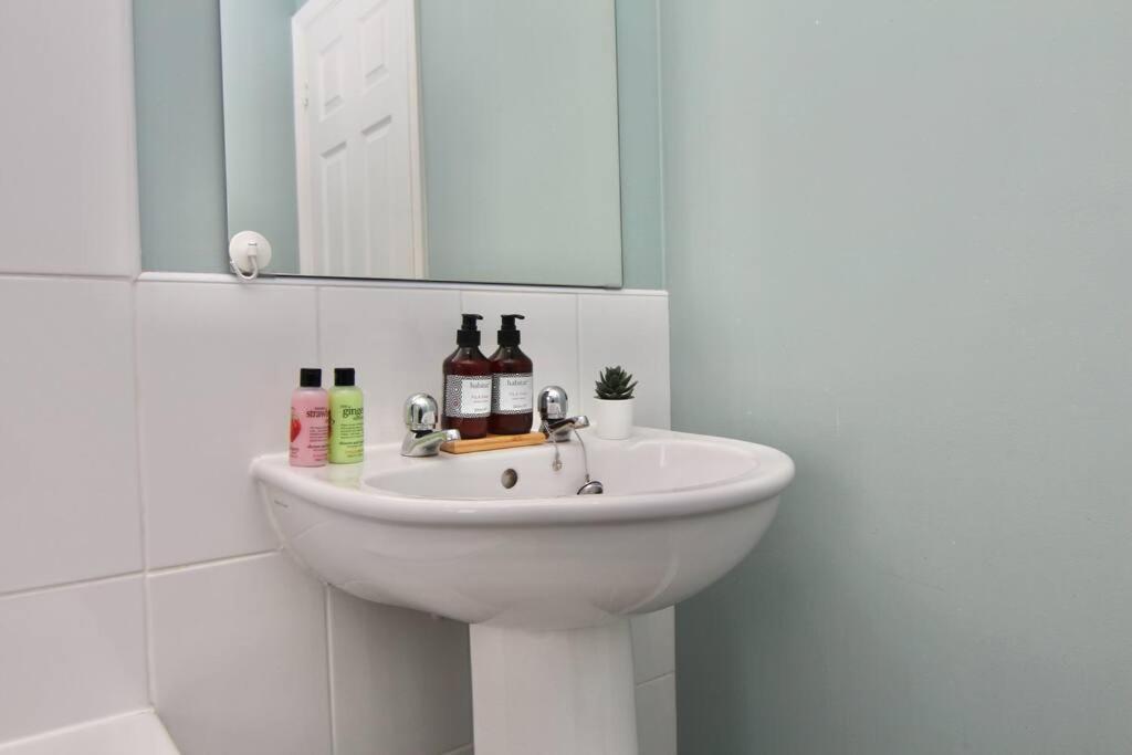 Daimler House - Cosy Home Near Coventry City Centre المظهر الخارجي الصورة